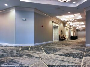 A large room with many floors and lights